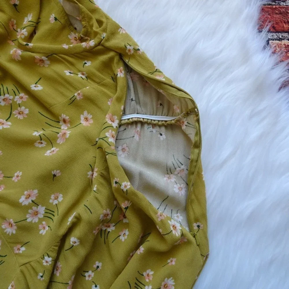 American Eagle Women's Dress V-Neck Floral Bohemian Short Shirred Casual Size M - Picture 11 of 12